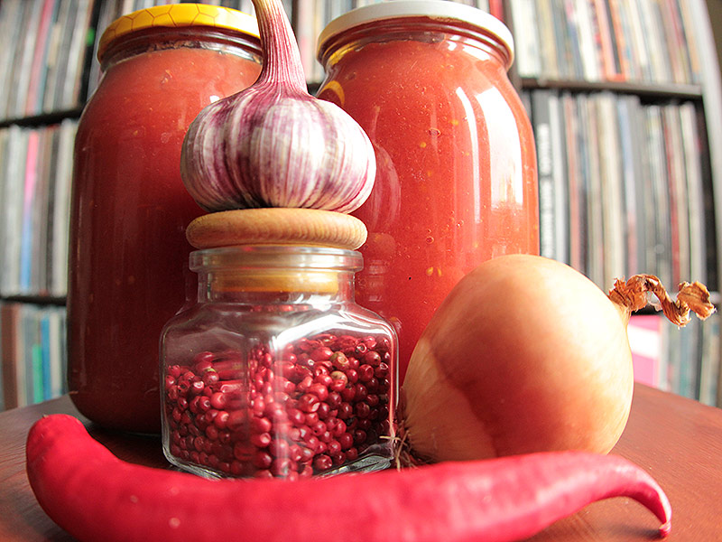 składniki na ostry sos pomidorowy